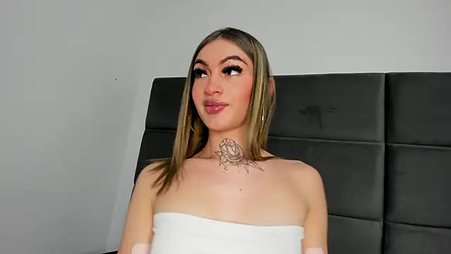 Lizz Luna online show from October 2025 01:32:02 PM