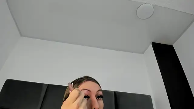 Lizz Luna online show from November 2025 07:17:02 PM