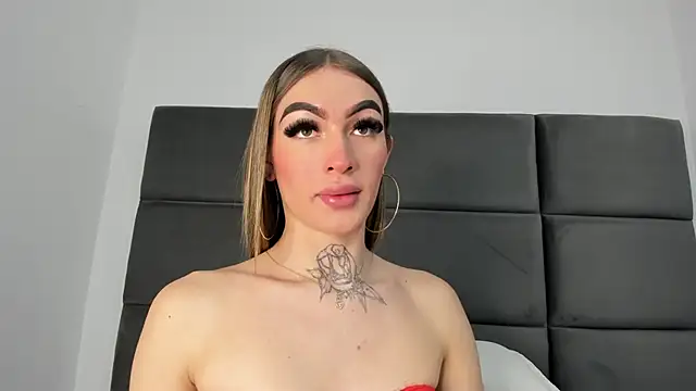 Lizz Luna online show from November 2025 06:41:01 PM