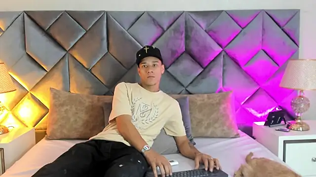 Snapshot of Buda_and_Cataleya_ chatting on February 2026 01:44:02 PM Buda and Cataleya online show from February 2026 01:44:02 PM