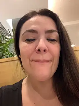 Snapshot of Sophie_Eaton chatting on September 2025 07:14:02 PM Sophie Eaton online show from September 2025 07:14:02 PM