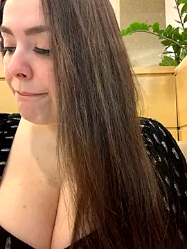 Snapshot of Sophie_Eaton chatting on September 2025 07:53:02 PM Sophie Eaton online show from September 2025 07:53:02 PM
