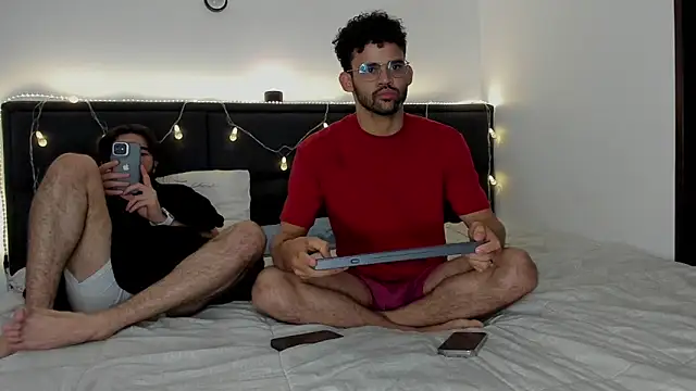 Snapshot of crisandrews chatting on September 2025 03:24:01 AM crisandrews online show from September 2025 03:24:01 AM