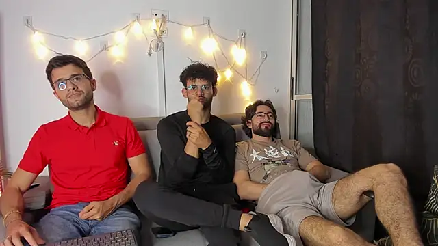 Snapshot of crisandrews chatting on January 2025 04:06:01 AM crisandrews online show from January 2025 04:06:01 AM