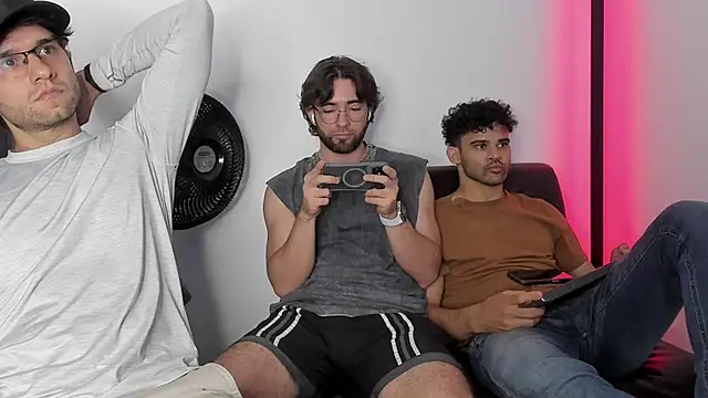 Snapshot of crisandrews chatting on September 2025 12:57:02 AM crisandrews online show from September 2025 12:57:02 AM