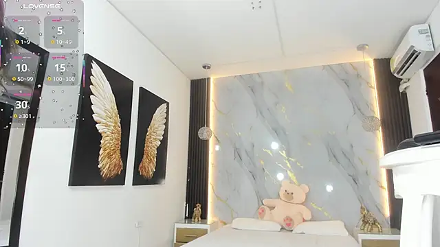 estephany doll online show from October 2025 02:09:02 PM