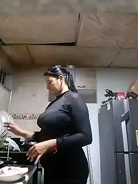 Snapshot of lupita_2023 chatting on December 2024 12:23:01 AM lupita 2023 online show from December 2024 12:23:01 AM