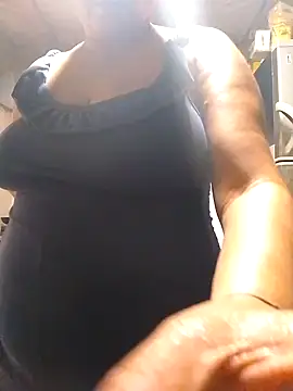 Snapshot of lupita_2023 chatting on September 2025 12:58:01 AM lupita 2023 online show from September 2025 12:58:01 AM