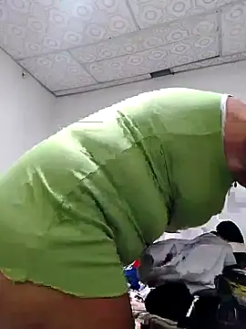 Snapshot of lupita_2023 chatting on February 2025 03:05:02 PM lupita 2023 online show from February 2025 03:05:02 PM