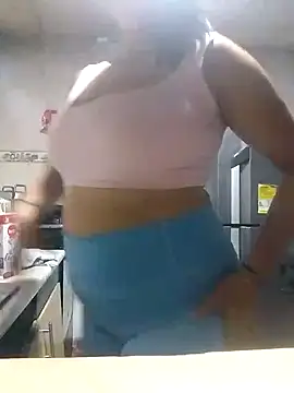 Snapshot of lupita_2023 chatting on January 2025 10:44:02 PM lupita 2023 online show from January 2025 10:44:02 PM