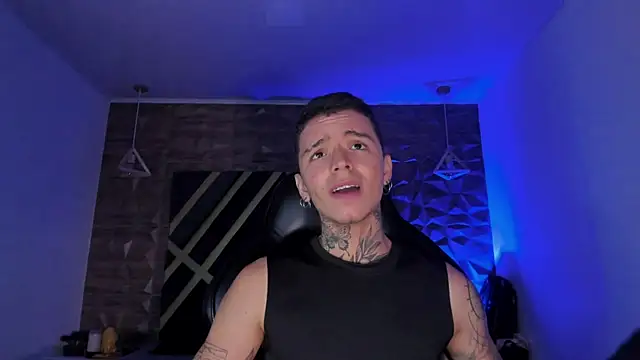 Ian Castillo  online show from April 2026 11:33:01 AM