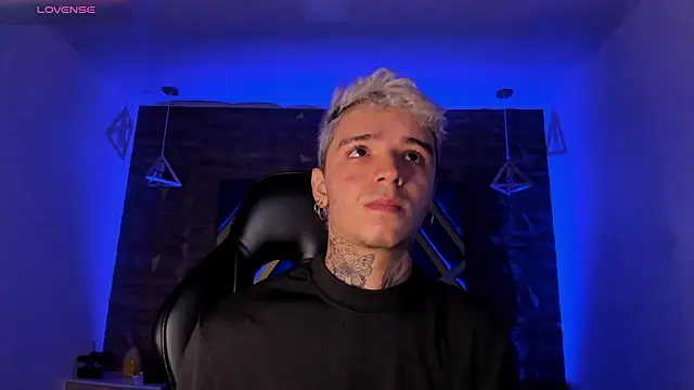 Snapshot of Ian_Castillo_ chatting on February 2026 11:21:01 AM Ian Castillo online show from February 2026 11:21:01 AM