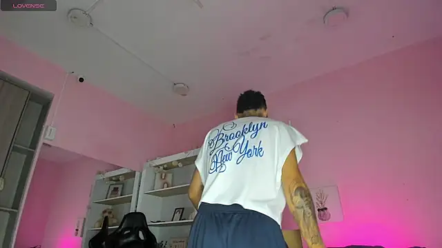 Snapshot of Ian_Castillo_ chatting on October 2025 11:09:01 AM Ian Castillo online show from October 2025 11:09:01 AM