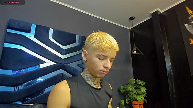 Snapshot of Ian_Castillo_ chatting on January 2026 11:25:01 AM Ian Castillo online show from January 2026 11:25:01 AM