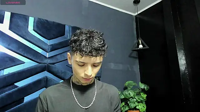 Snapshot of Ian_Castillo_ chatting on January 2026 11:17:02 AM Ian Castillo online show from January 2026 11:17:02 AM