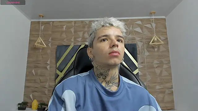 Snapshot of Ian_Castillo_ chatting on February 2026 11:22:01 AM Ian Castillo online show from February 2026 11:22:01 AM