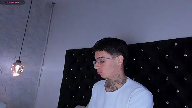 Snapshot of Ian_Castillo_ chatting on October 2025 11:25:01 AM Ian Castillo online show from October 2025 11:25:01 AM