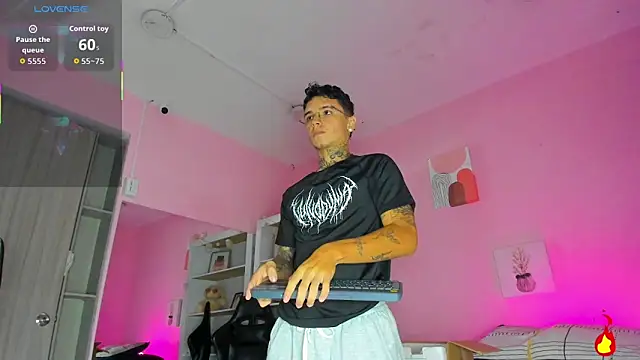 Snapshot of Ian_Castillo_ chatting on October 2025 11:09:01 AM Ian Castillo online show from October 2025 11:09:01 AM