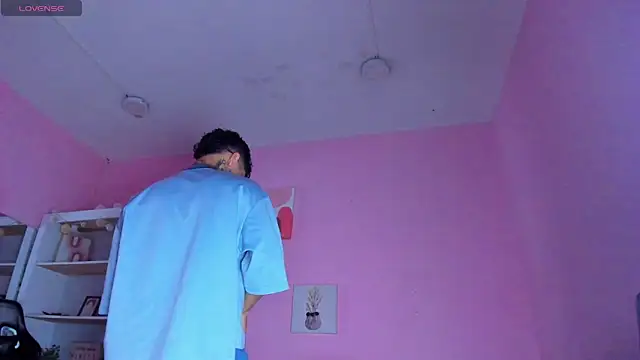 Snapshot of Ian_Castillo_ chatting on November 2025 11:15:02 AM Ian Castillo online show from November 2025 11:15:02 AM