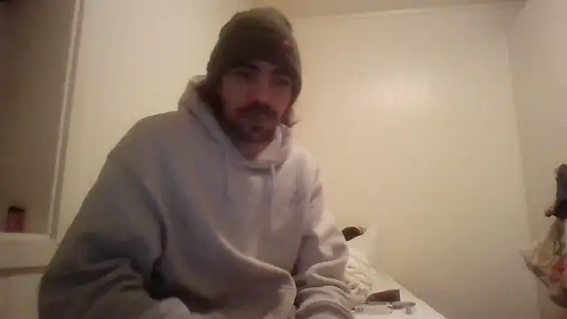 wolfwhite95 online show from April 2026 07:31:01 PM