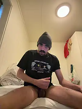 wolfwhite95 online show from March 2026 01:45:01 PM