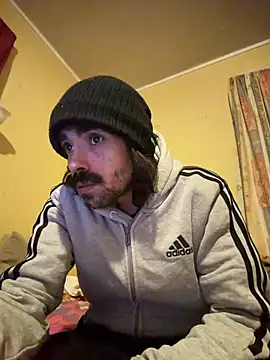 wolfwhite95 online show from February 2026 07:44:02 PM
