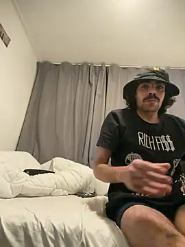wolfwhite95 online show from November 2025 12:04:01 AM