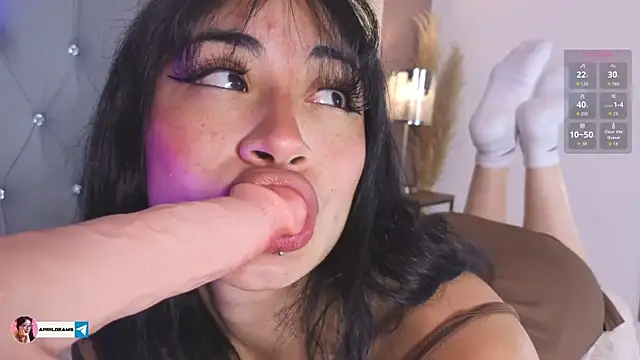 aprildreams19 online show from October 2025 01:10:02 PM