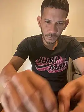 Snapshot of Chico_Bellaco chatting on May 2026 03:27:02 AM Chico Bellaco online show from May 2026 03:27:02 AM