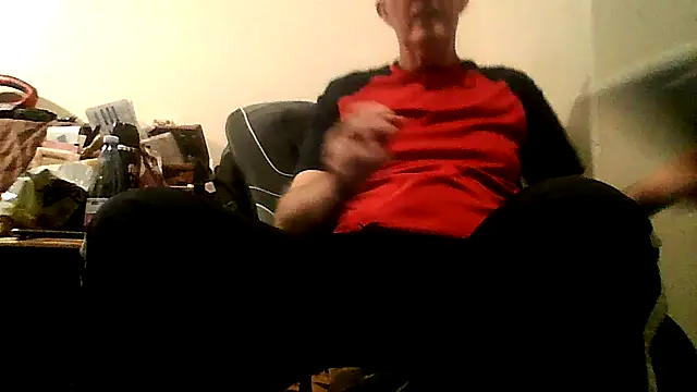 Snapshot of doggsy01 chatting on October 2025 11:44:01 AM doggsy01 online show from October 2025 11:44:01 AM