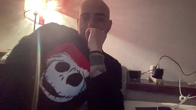 alessandromori91 online show from December 2025 07:02:02 AM