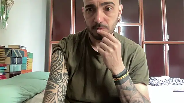 alessandromori91 online show from April 2026 10:19:02 AM