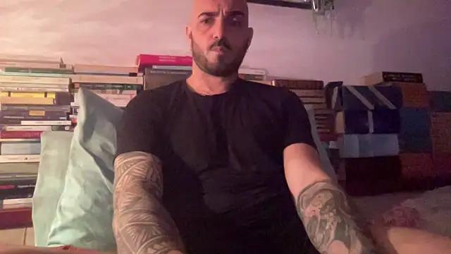 alessandromori91 online show from April 2026 10:43:02 PM