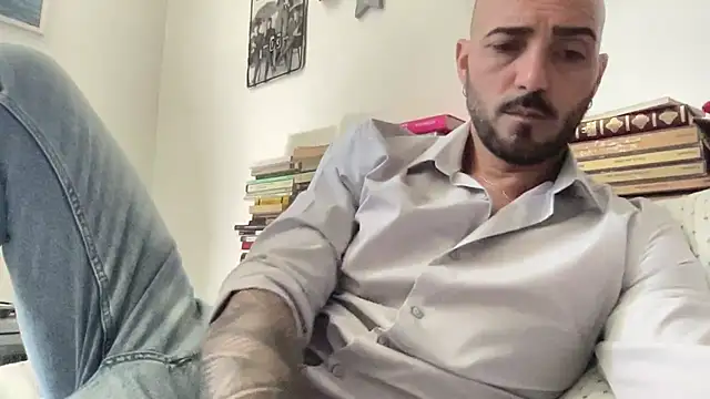 alessandromori91 online show from May 2026 12:44:01 PM