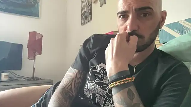 alessandromori91 online show from May 2026 09:01:02 AM
