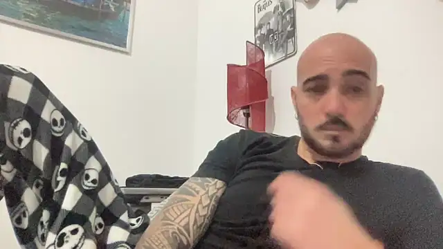 alessandromori91 online show from December 2025 10:04:01 PM