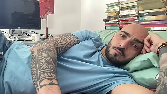alessandromori91 online show from April 2026 02:21:01 PM