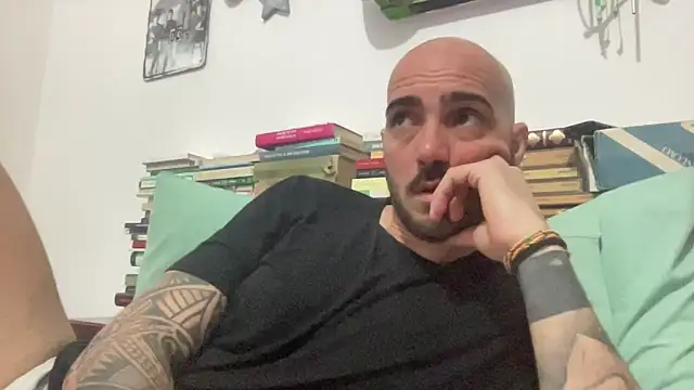 alessandromori91 online show from April 2026 06:55:02 PM