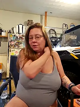 MsShelby40 online show from November 2025 05:45:02 PM