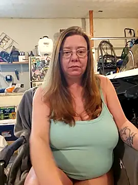 MsShelby40 online show from April 2026 05:58:02 PM