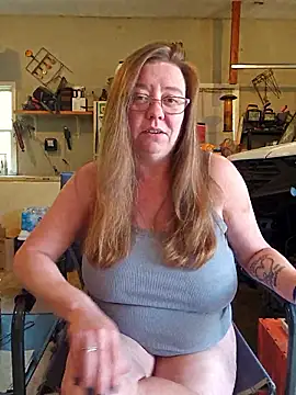 Snapshot of MsShelby40 chatting on June 2026 06:49:01 PM MsShelby40 online show from June 2026 06:49:01 PM