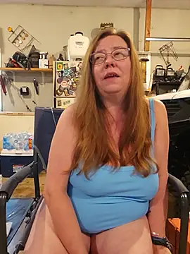 Snapshot of MsShelby40 chatting on June 2026 10:41:02 PM MsShelby40 online show from June 2026 10:41:02 PM
