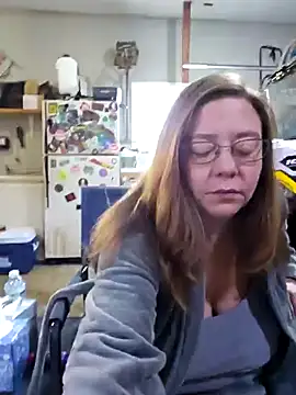 Snapshot of MsShelby40 chatting on December 2024 06:39:01 PM MsShelby40 online show from December 2024 06:39:01 PM