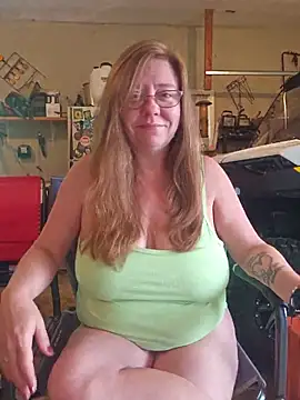 Snapshot of MsShelby40 chatting on June 2026 08:26:02 PM MsShelby40 online show from June 2026 08:26:02 PM