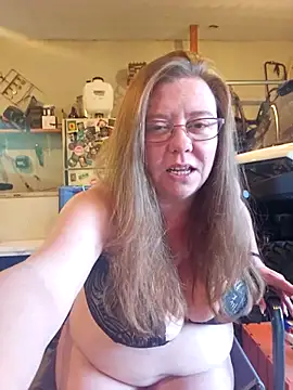 MsShelby40 online show from April 2026 10:40:01 PM