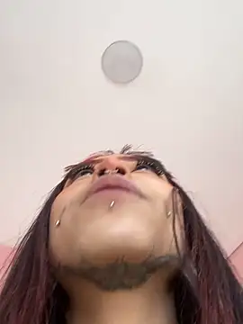 Violetta Suky online show from November 2025 01:22:01 PM