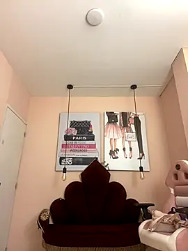 Snapshot of Violetta_Suky chatting on October 2025 12:39:01 PM Violetta Suky online show from October 2025 12:39:01 PM