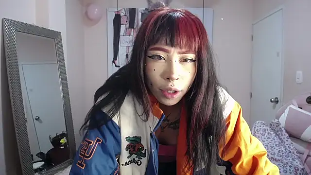 Violetta Suky online show from November 2025 01:44:02 PM