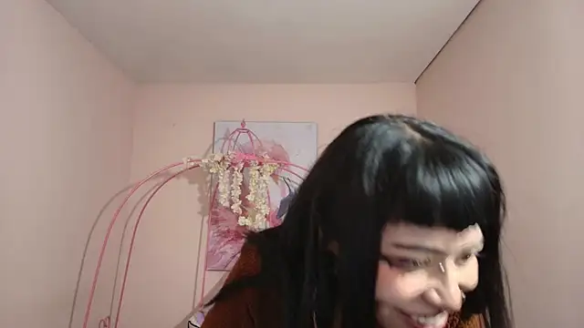 Snapshot of Violetta_Suky chatting on February 2025 01:47:02 PM Violetta Suky online show from February 2025 01:47:02 PM