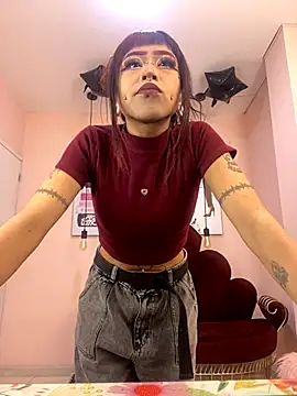 Violetta Suky online show from November 2025 01:11:01 PM